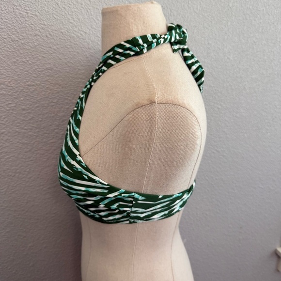 Aerie‎ Green and White Crossover Keyhole Halter Bikini Top Size Small EUC - Picture 3 of 6